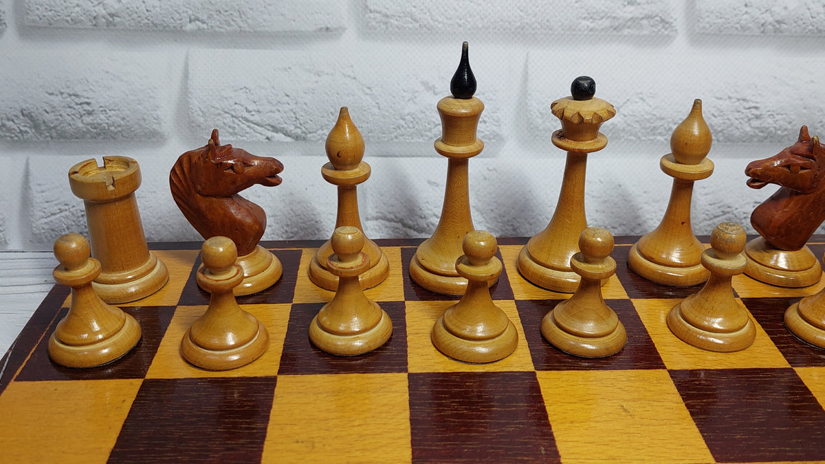 Rare chess, chess of the fifties, wooden chess of the USSR. Rare set from the past. Chess in very good condition.