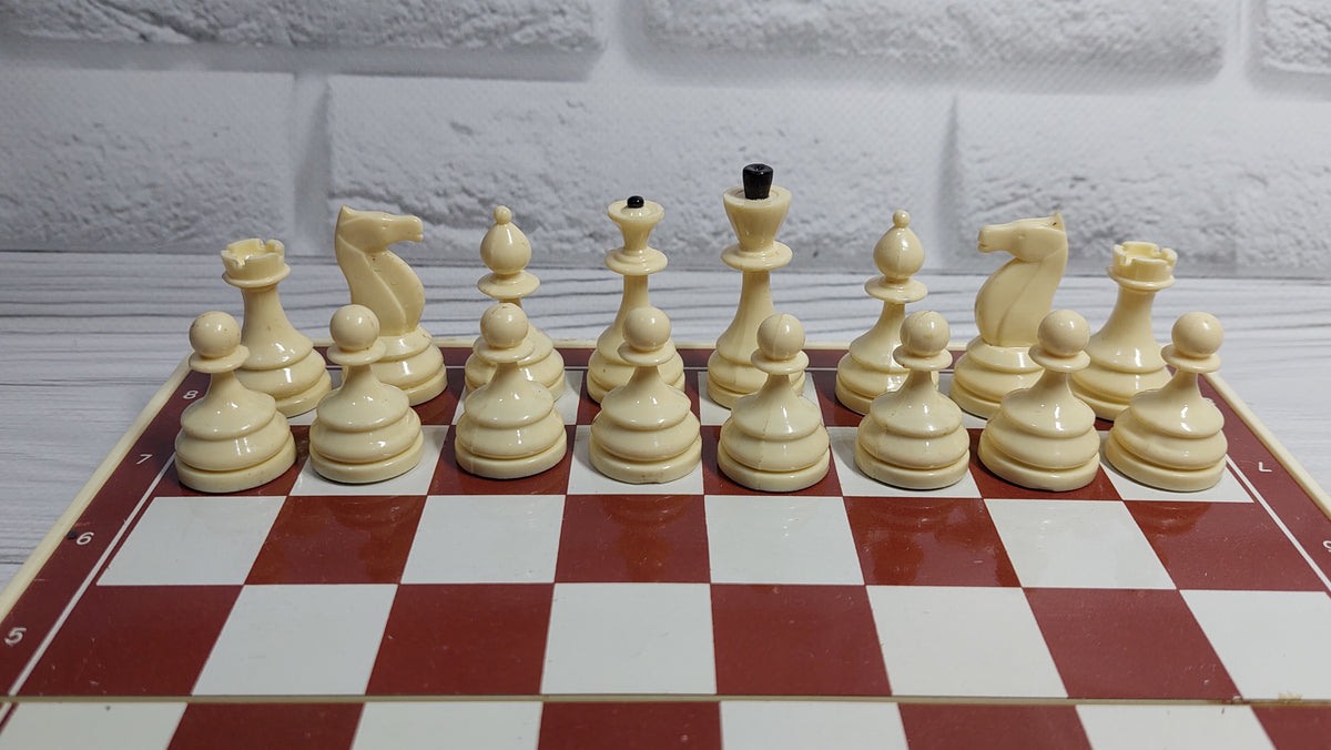 Soviet pocket magnetic chess set, 1970, in good condition. Very rare original chess set in a leatherette case!