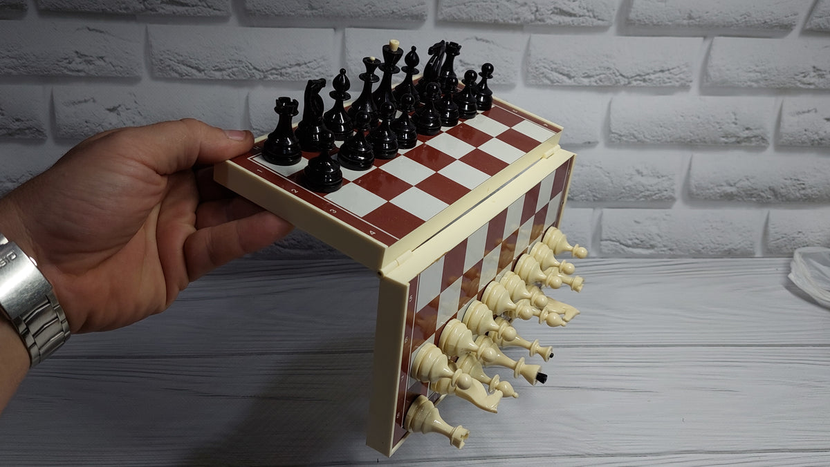 Soviet pocket magnetic chess set, 1970, in good condition. Very rare original chess set in a leatherette case!