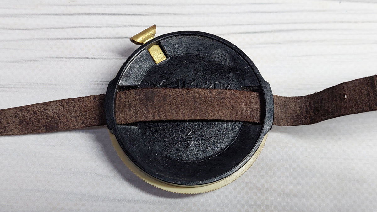 Selling a vintage Soviet military compass of Adrianov.