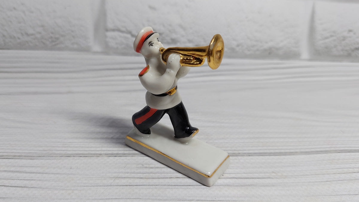 Porcelain figurine musician Suvorov cadet.