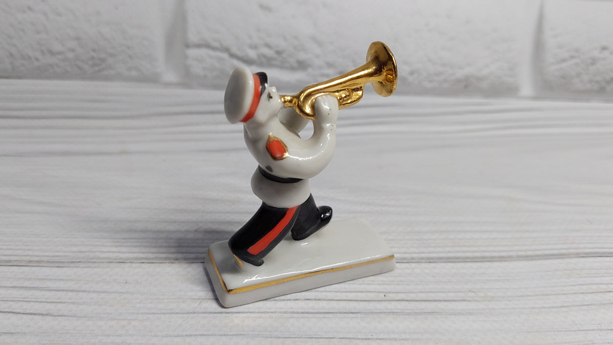 Porcelain figurine musician Suvorov cadet.