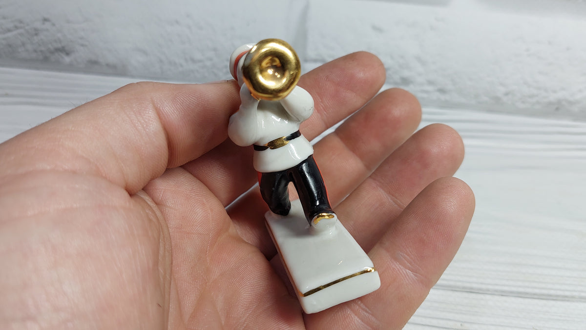 Porcelain figurine musician Suvorov cadet.