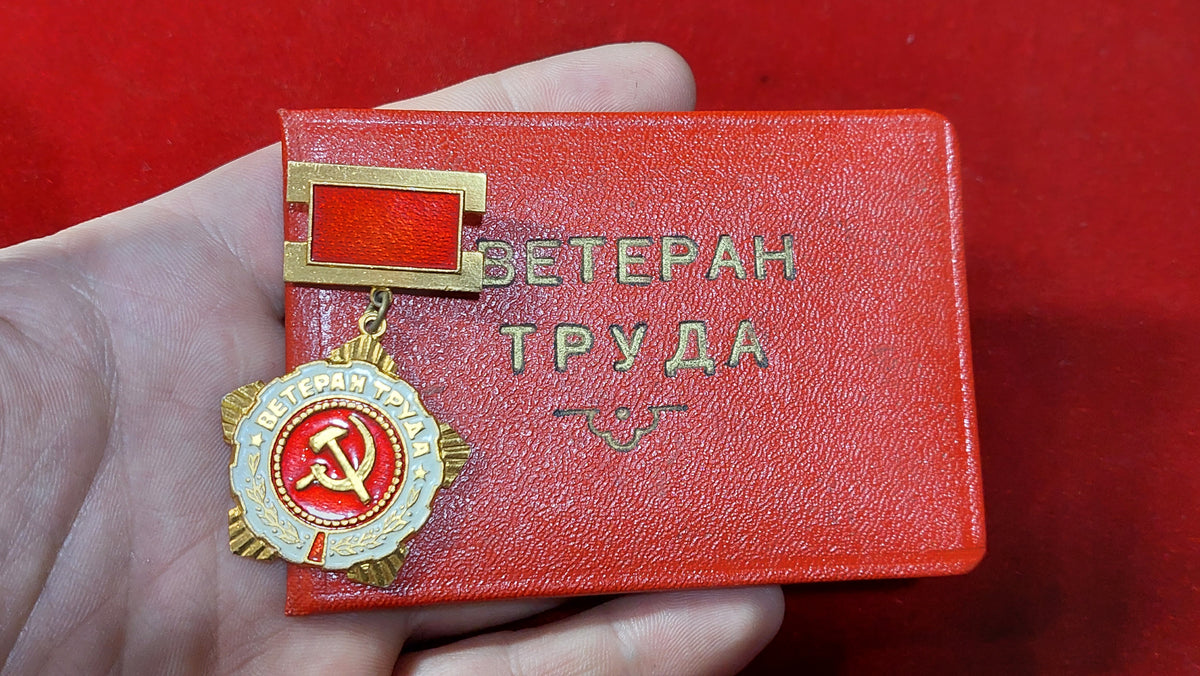 Badge Veteran of Labor of the USSR, badge with document.