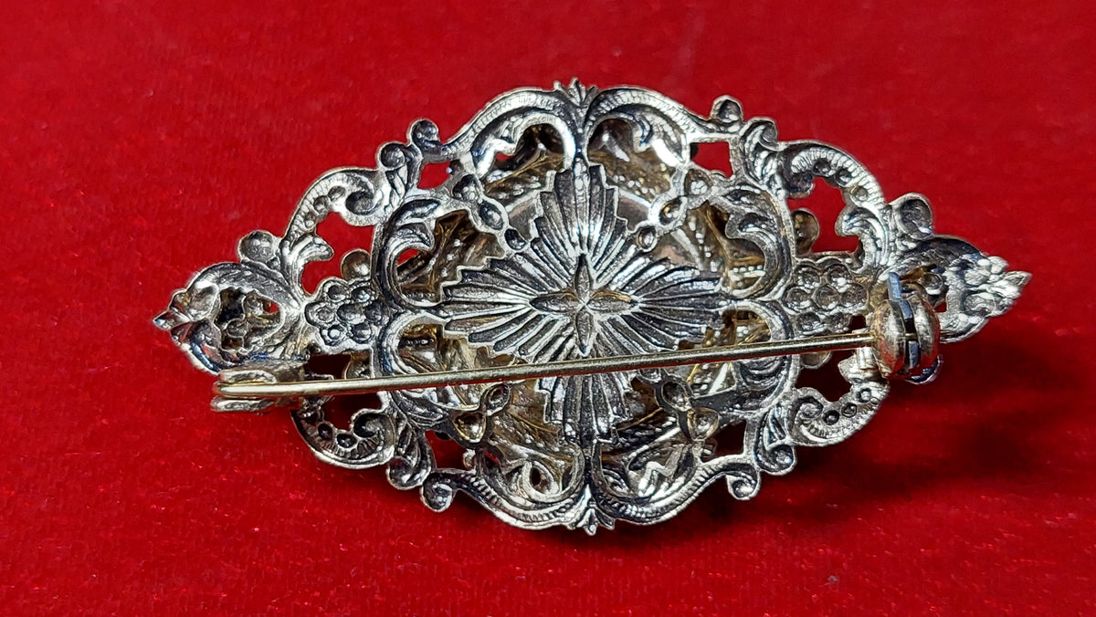 Brooch Beijing glass, vintage brooch Czechoslovakia.