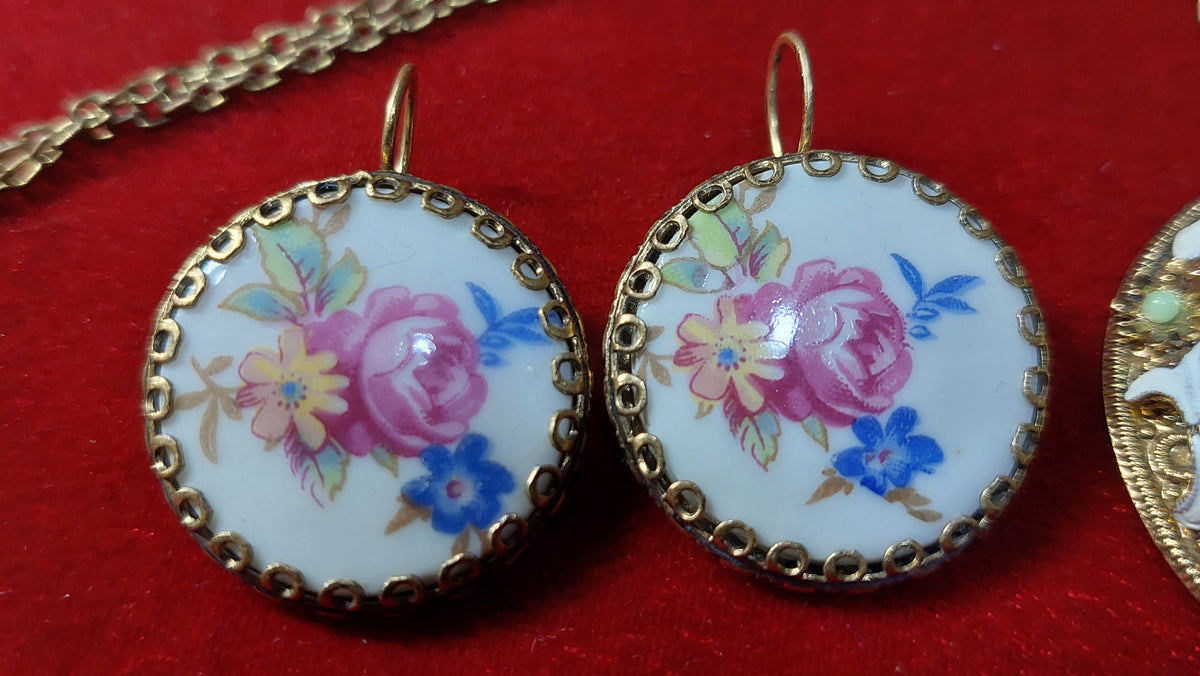 Earrings and pendant enamel, made in the USSR, vintage set pendant and earrings enamel, enamel.