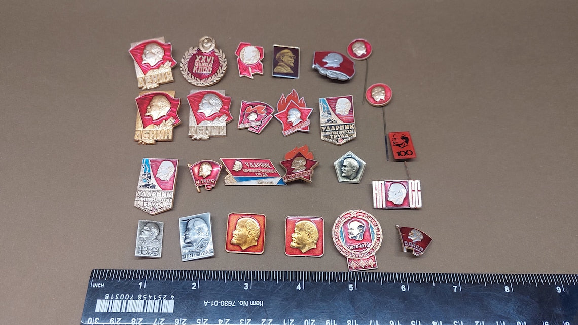 Badges LENIN USSR
