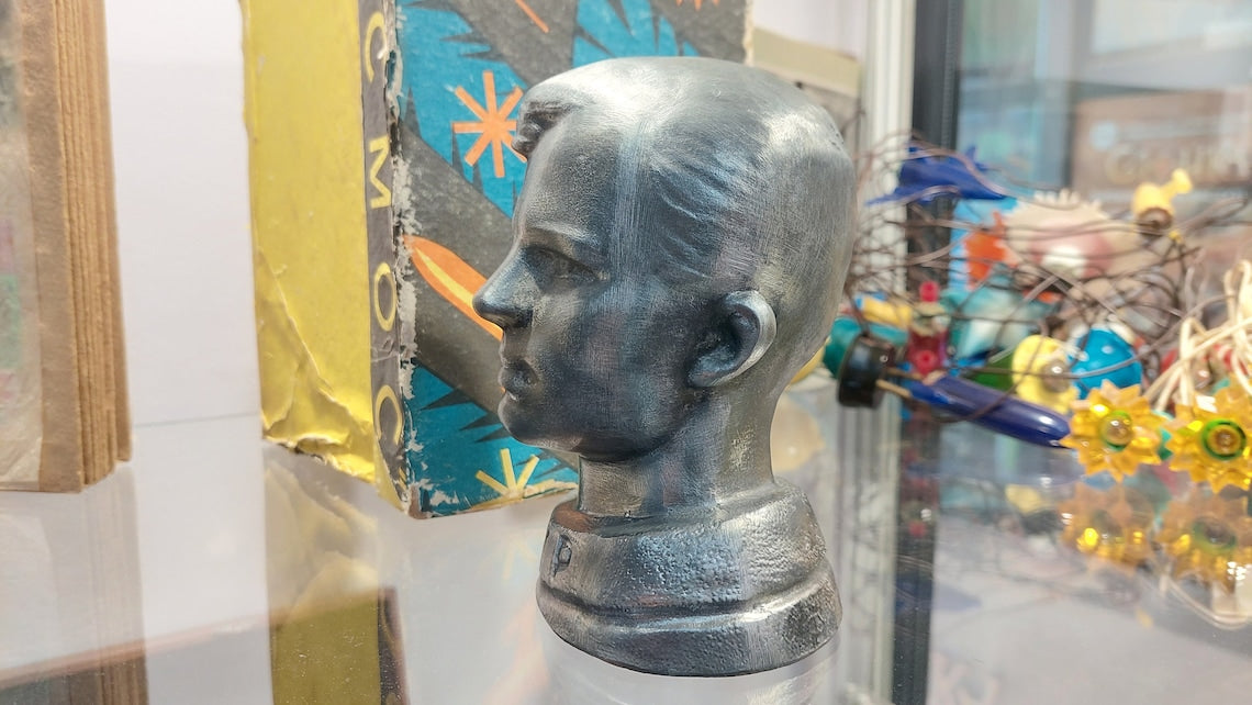 Antique bust of the world's first cosmonaut Yu.A. Gagarin. Yu.A. Gagarin. Statue of an astronaut. Space figurine. Antique souvenir. USSR