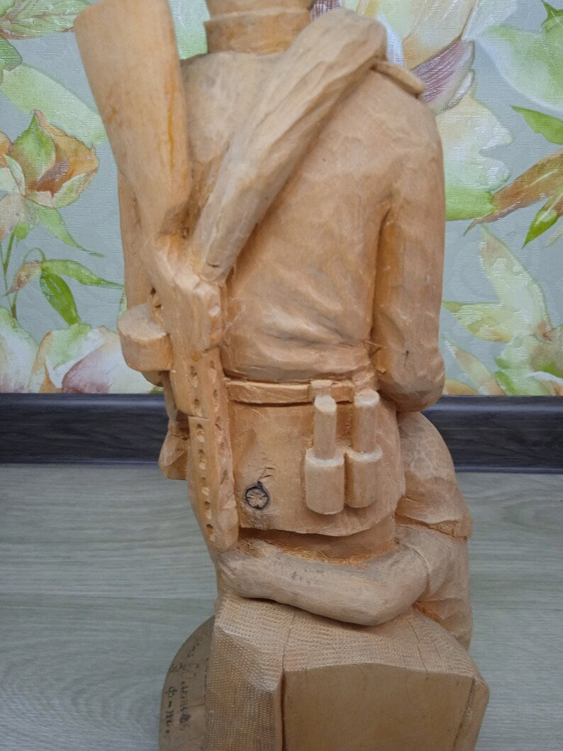 figurine wooden soldier returned home