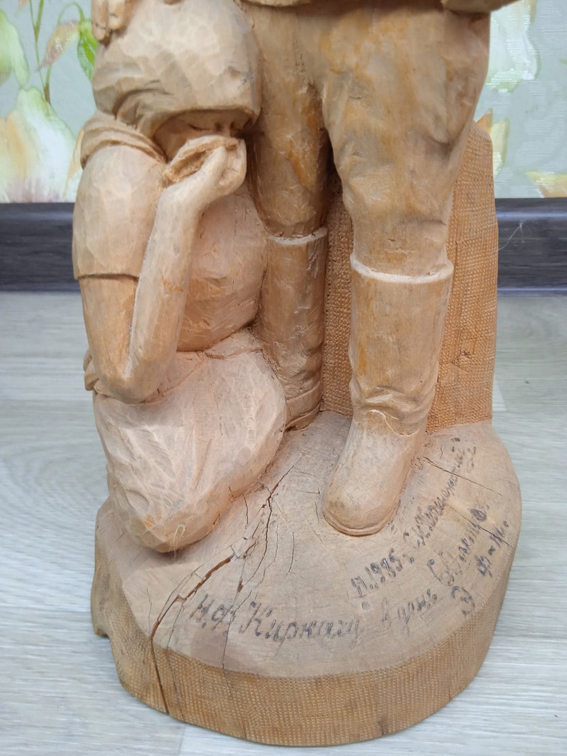 figurine wooden soldier returned home