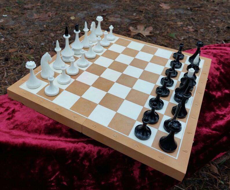 Vintage plastic souvenir chess set - Kievplastmass, Beautiful chess set with plastic board, Amazing chess set, Soviet chess set