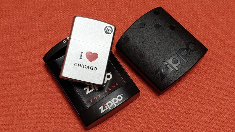 2004 Zippo I love Chicago New Rare Unfired