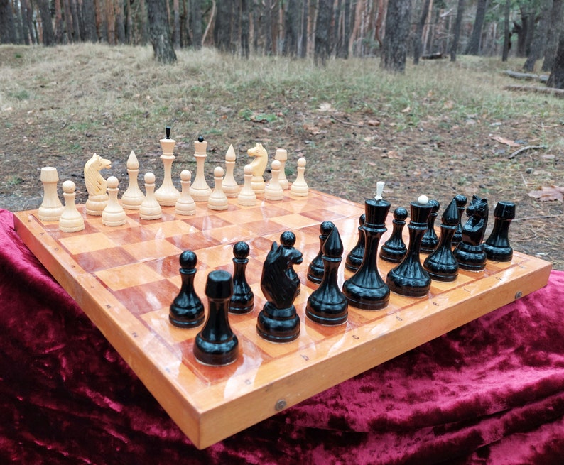 Soviet wooden chess set from the 70s in good condition