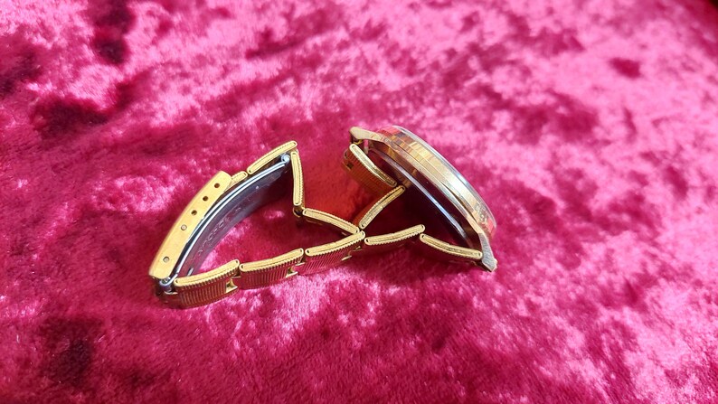 Glory 21 Jewels Gold plated AU Wrist watch cal. 2414 Soviet Union watch SLAVA USSR 1980s