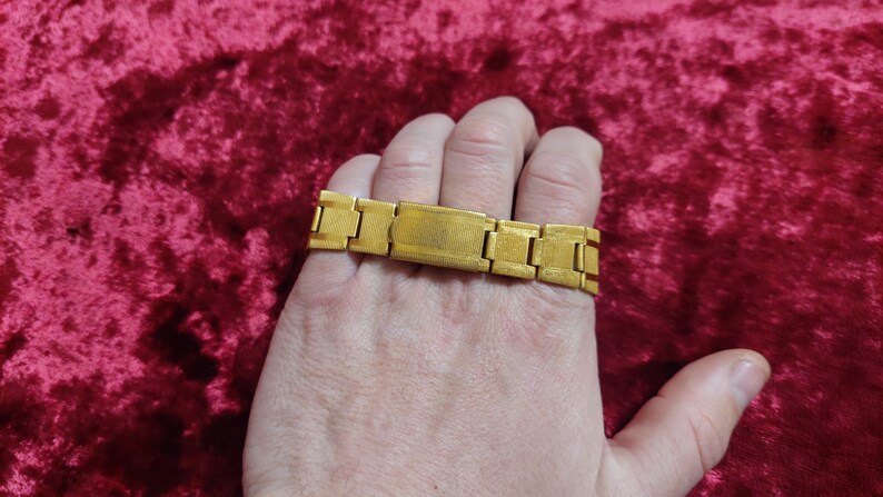 Glory 21 Jewels Gold plated AU Wrist watch cal. 2414 Soviet Union watch SLAVA USSR 1980s