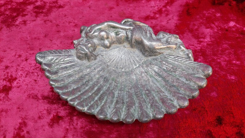 Soviet metal ashtray lady with a fan. ashtray. jewelry dish. USSR ashtray. Vintage ashtray pearl shell. metal nude girl with a fan,