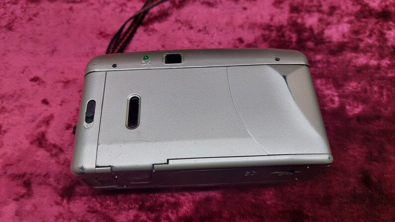 Film camera Skina SK-666. Skina film camera. Point and take a picture of the camera. Working film camera.
