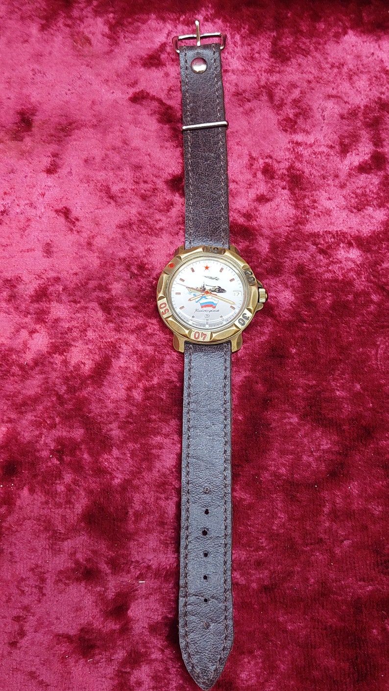 Trophy watch (occupant) VOSTOK command watch Flag of Russia Navy Red Star with calendar / WOSTOK watch military equipment Chistopol /