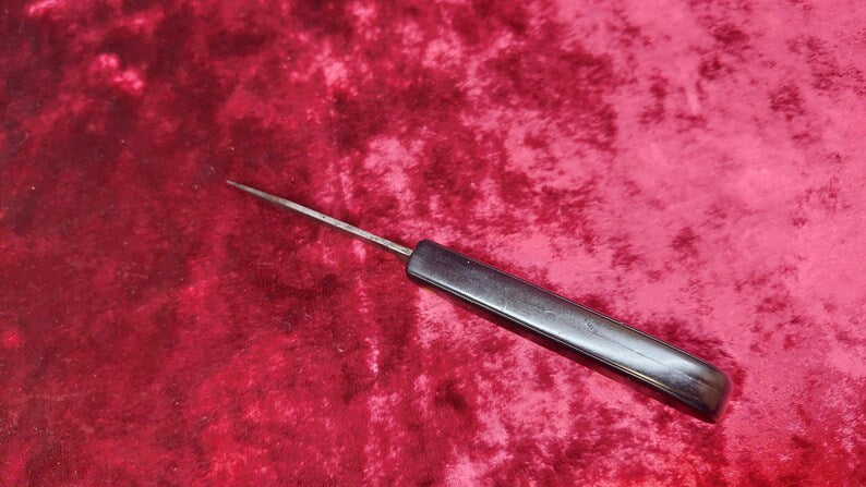 Vintage GDR folding knife, antique pocket knife, carbon steel folding knife, DDR folding knife, retro penknife, old 1970s travel tool