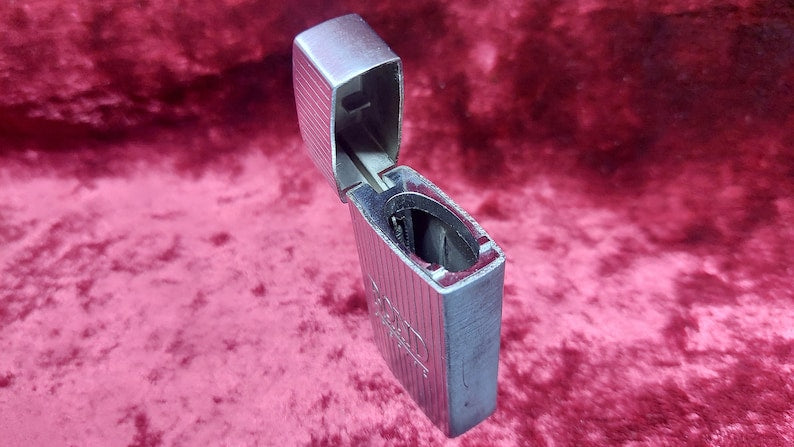 Vintage "BOND" lighter case from the 90s. NEW!!!, stylish men's accessory, lighter stand