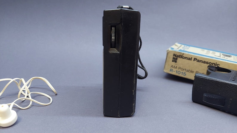 Pocket radio EUC National Panasonic R-1007 AM Works Great Japan