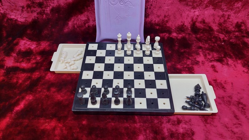 Good Authentic Soviet Travel Pocket Chess Set "Leningrad" Russia USSR 1980s