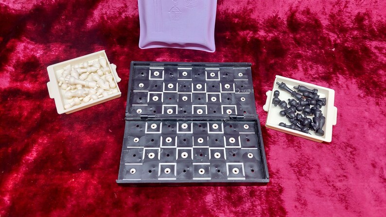 Good Authentic Soviet Travel Pocket Chess Set "Leningrad" Russia USSR 1980s