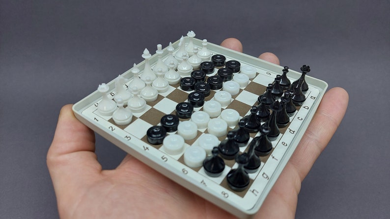 Road Checkers-Chess. 《KIEVPLASTMASS》