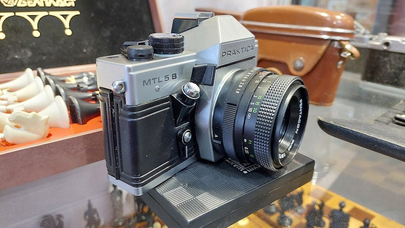 The Praktica MTL5b 35mm SLR is a 29mm f/2.8 wide angle lens.