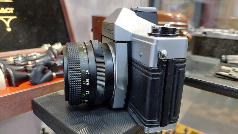 The Praktica MTL5b 35mm SLR is a 29mm f/2.8 wide angle lens.