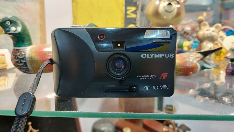 Olympus AF-10 Mini 35mm compact camera - Fully automatic - Self-timer - Flash - Infinity Hi-Lite