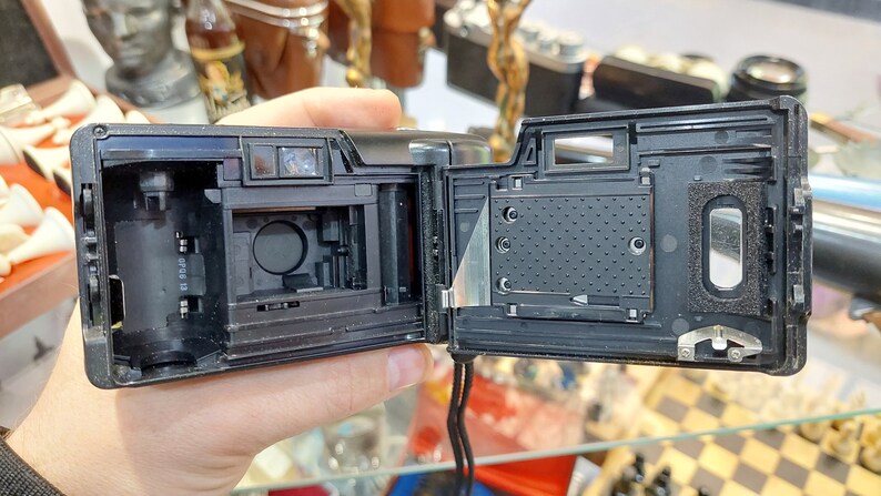 Olympus AF-10 Mini 35mm compact camera - Fully automatic - Self-timer - Flash - Infinity Hi-Lite