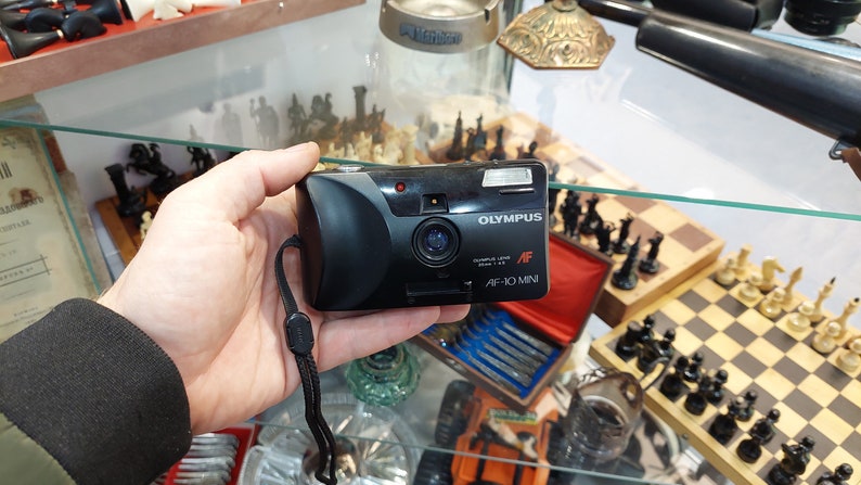 Olympus AF-10 Mini 35mm compact camera - Fully automatic - Self-timer - Flash - Infinity Hi-Lite