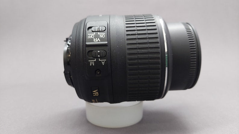 Nikon Lens, Nikon AF-S DX Nikkor 18-55mm f/3.5-5.6G VR, Nikon Universal Touring Lens