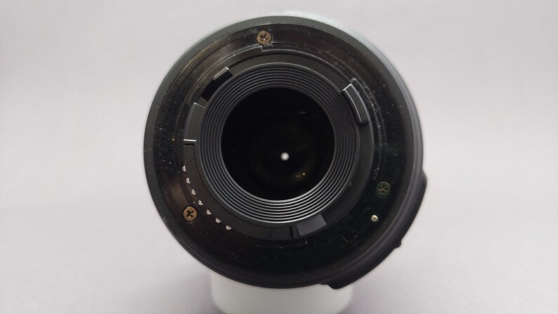 Nikon Lens, Nikon AF-S DX Nikkor 18-55mm f/3.5-5.6G VR, Nikon Universal Touring Lens
