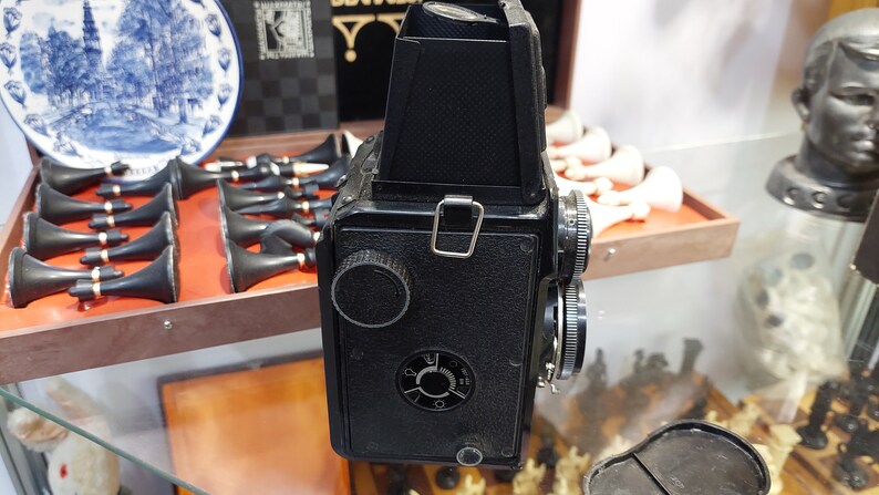 LUBITEL 166 V Soviet camera LOMO Lens Troika - 22 (4.5/75) Voigtlander Brilliant copy 6 x 6 Vintage Made in USSR