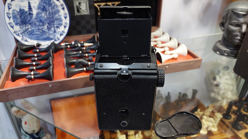 LUBITEL 166 V Soviet camera LOMO Lens Troika - 22 (4.5/75) Voigtlander Brilliant copy 6 x 6 Vintage Made in USSR