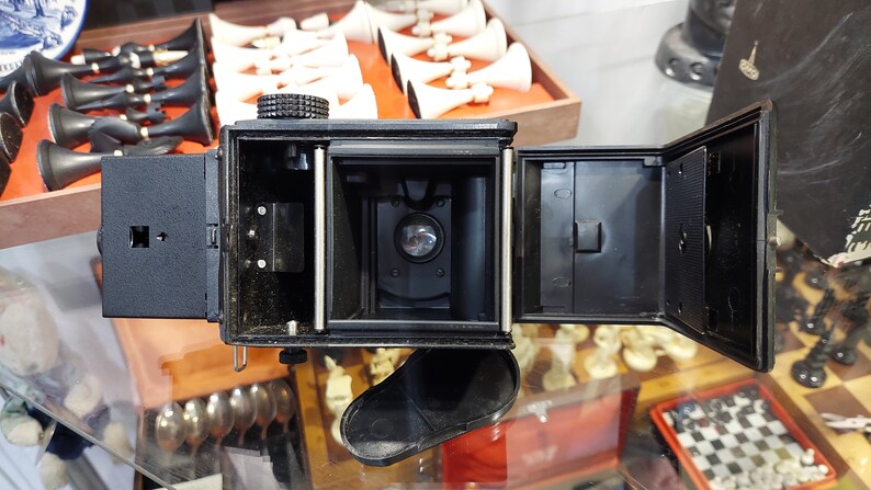 LUBITEL 166 V Soviet camera LOMO Lens Troika - 22 (4.5/75) Voigtlander Brilliant copy 6 x 6 Vintage Made in USSR