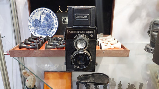 LUBITEL 166 V Soviet camera LOMO Lens Troika - 22 (4.5/75) Voigtlander Brilliant copy 6 x 6 Vintage Made in USSR