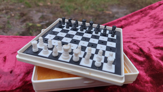 Rare Soviet pocket chess Leningrad. traveling chess. Road chess of the USSR. Soviet wandering chess. Vintage chess. chess.traveling chess