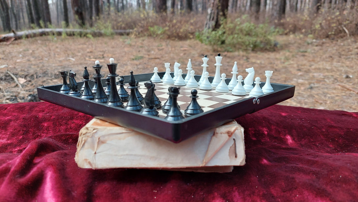 Good Authentic Soviet Magnetic Travel Pocket Chess Set Russian USSR Vintage 1986s Antiques