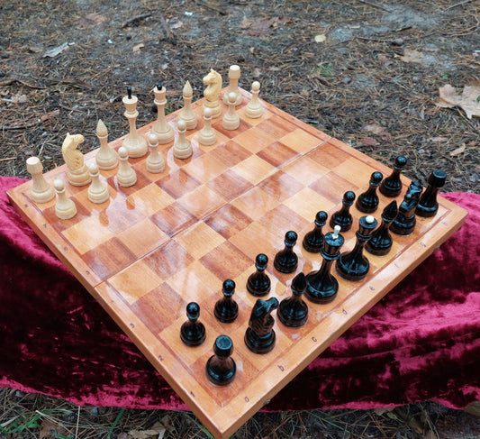 Soviet wooden chess set from the 70s in good condition