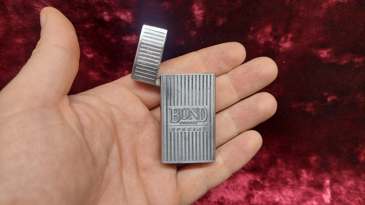 Vintage "BOND" lighter case from the 90s. NEW!!!, stylish men's accessory, lighter stand