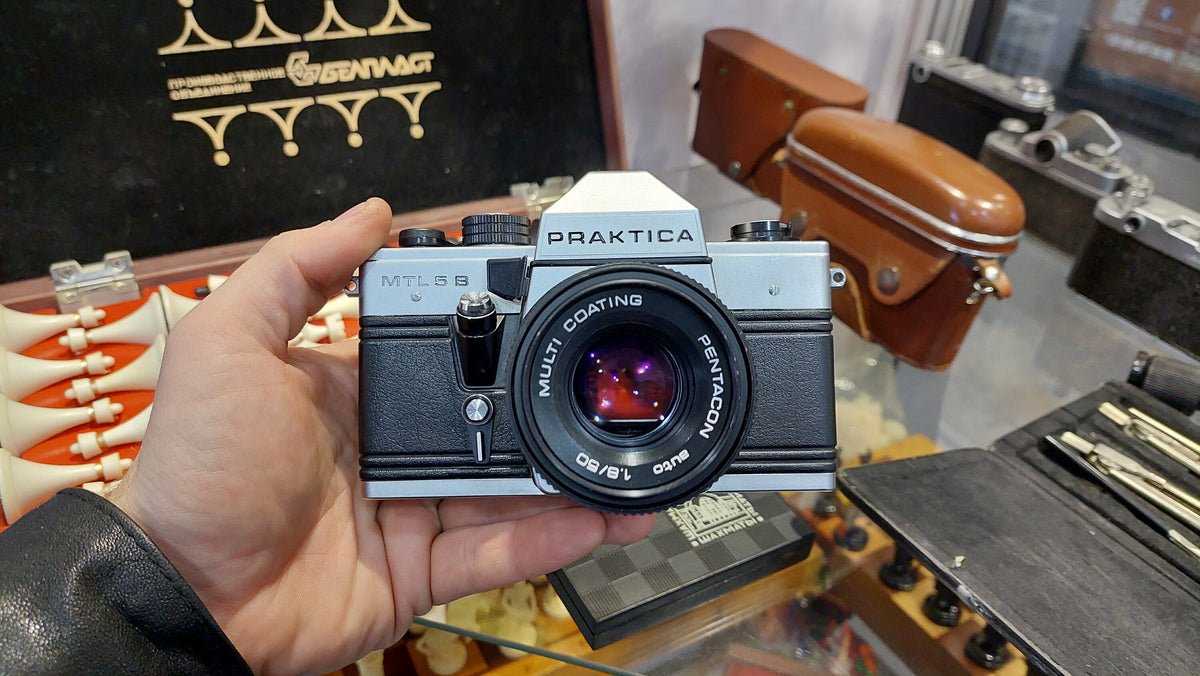 The Praktica MTL5b 35mm SLR is a 29mm f/2.8 wide angle lens.